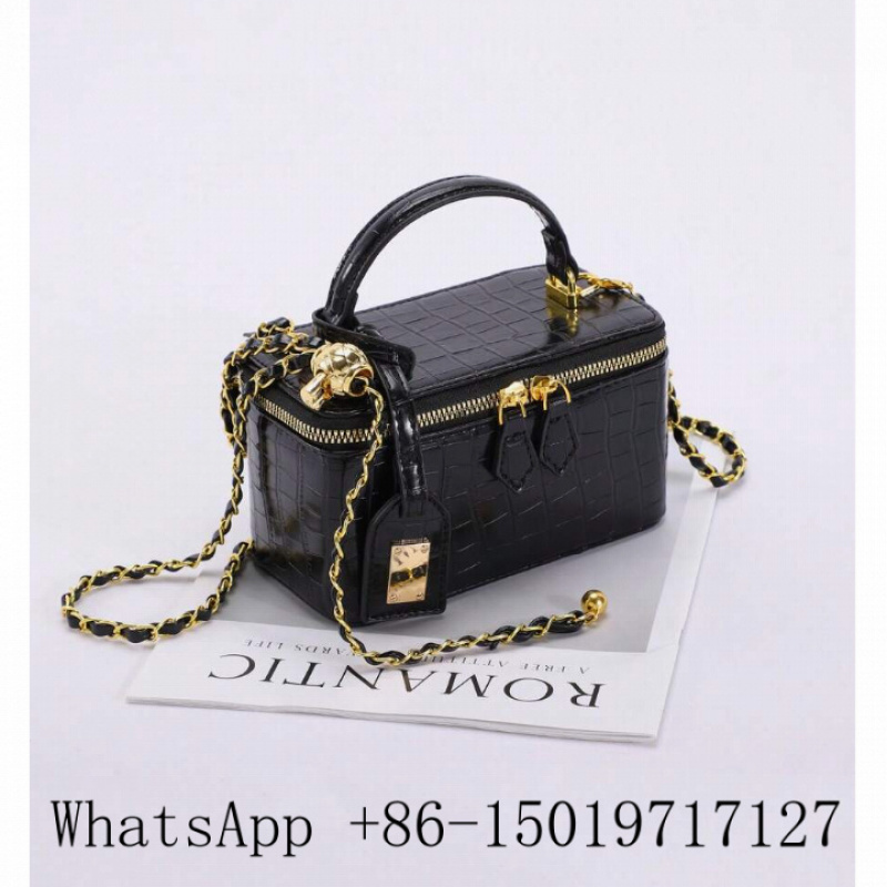 Street Fashion Trends 2026 - 2026 Unique design box bag with