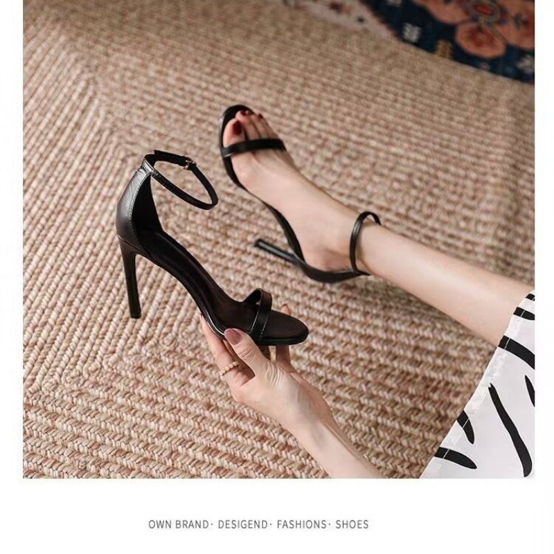 One-strap Sandal Women's 2026  - Street Fashion Rome 2026 บทวิจารณ์และราคา