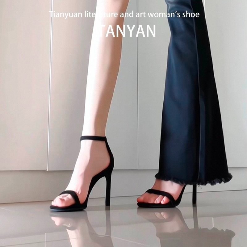One-strap Sandal Women's 2026  - Street Fashion Rome 2026 บทวิจารณ์และราคา