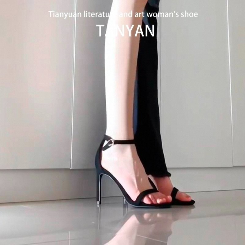 One-strap Sandal Women's 2026  - Street Fashion Rome 2026 บทวิจารณ์และราคา