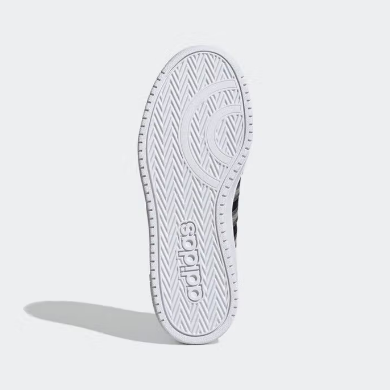 Adidas' New Lightweight, Durab - Street Fashion Adidas บทวิจารณ์และราคา